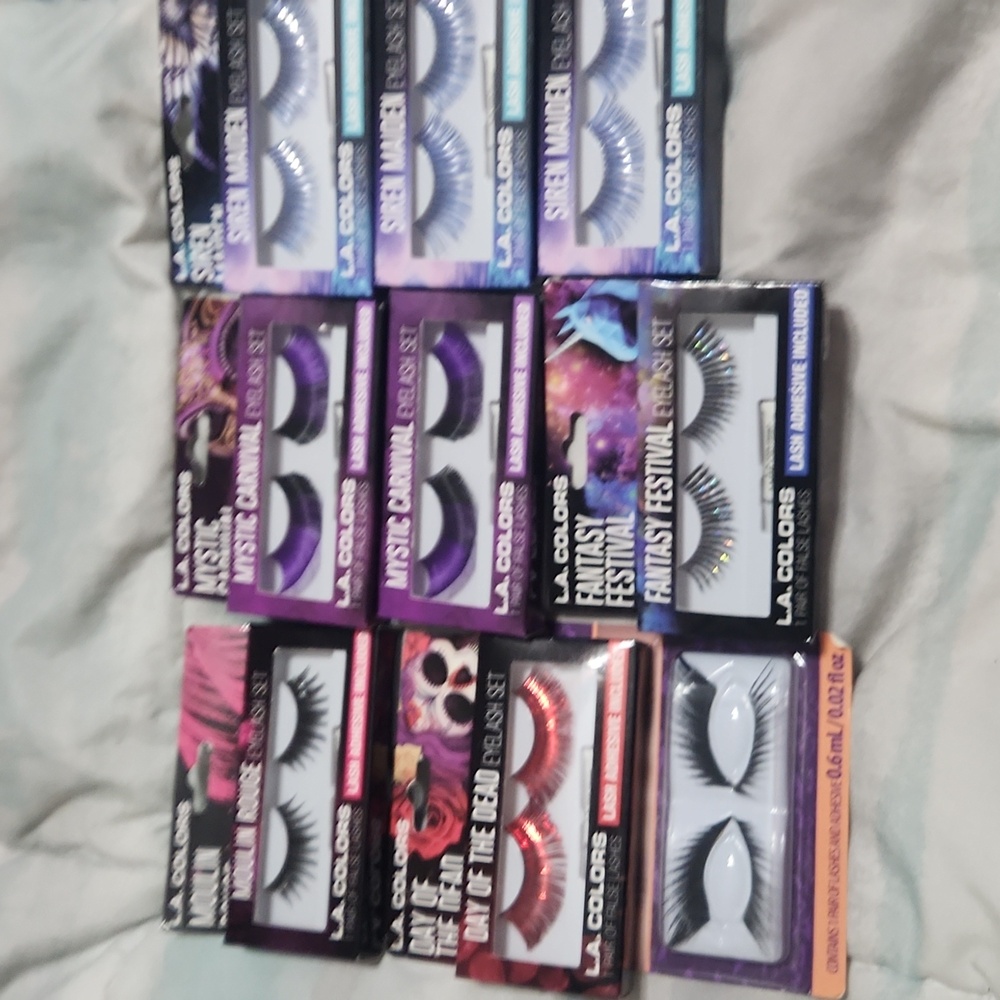 NWT Bundle of Eye Lashes with glue